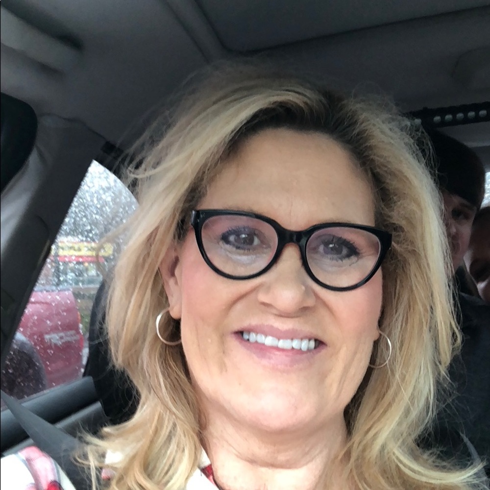 Meet your Posher, Pamela